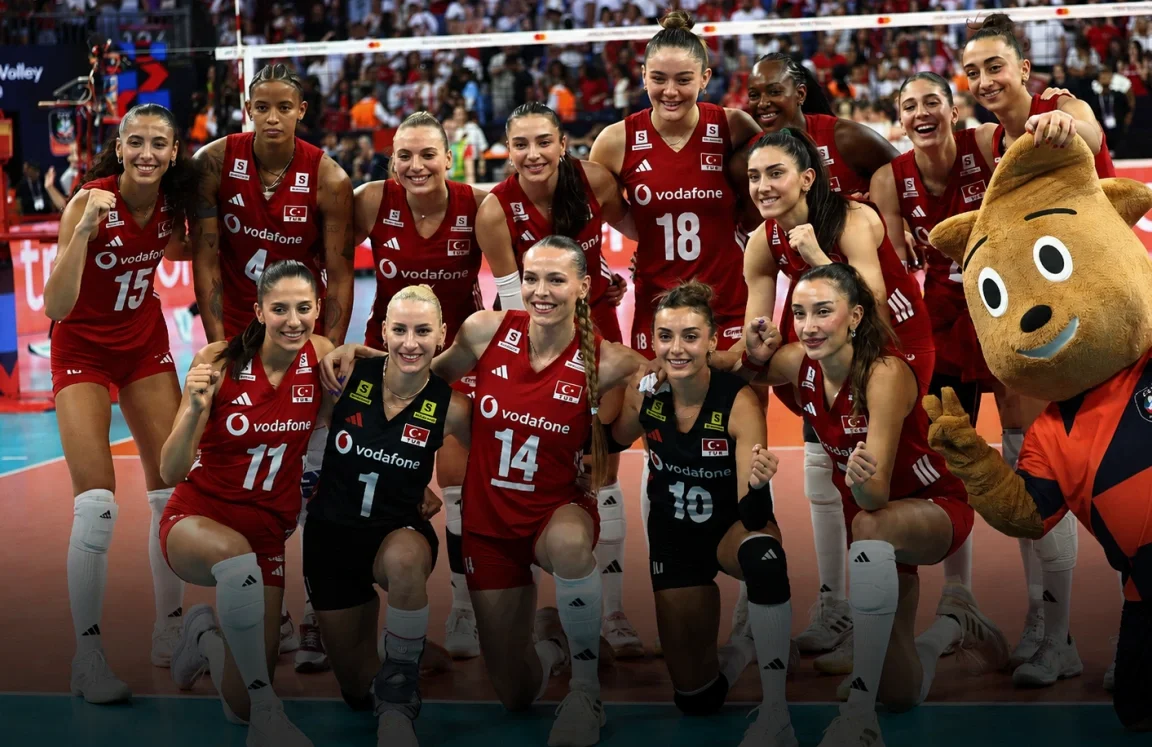 A Milli Kadın Voleybol Takımı Macaristan'ı 3-0 Yenerek 3'te 3 Yaptı