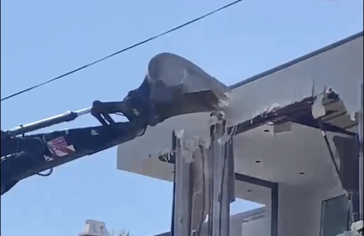 Aktur’da kaçak yapı yıkıldı