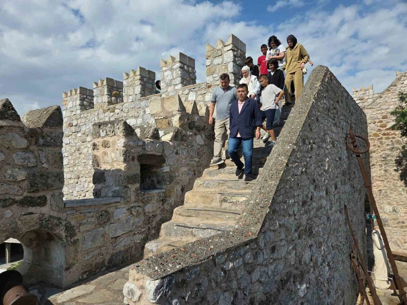 Alanyalı öğrenciler Marmaris Kalesi’ni gezdi
