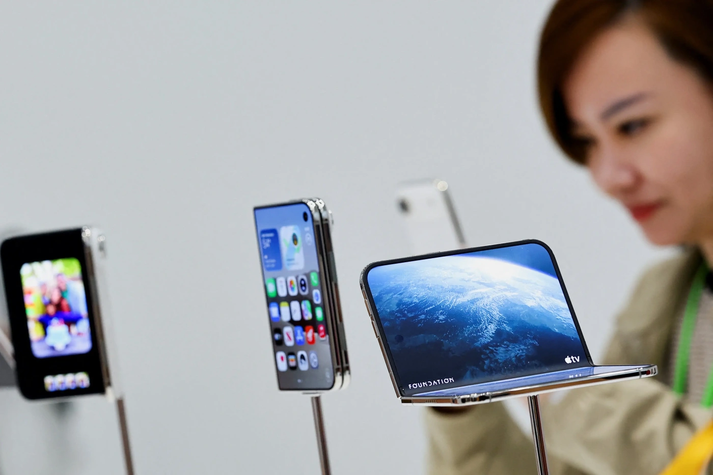 Apple’ın katlanabilir iPhone’u yüksek fiyatıyla yeni bir dönemin testine hazırlanıyor