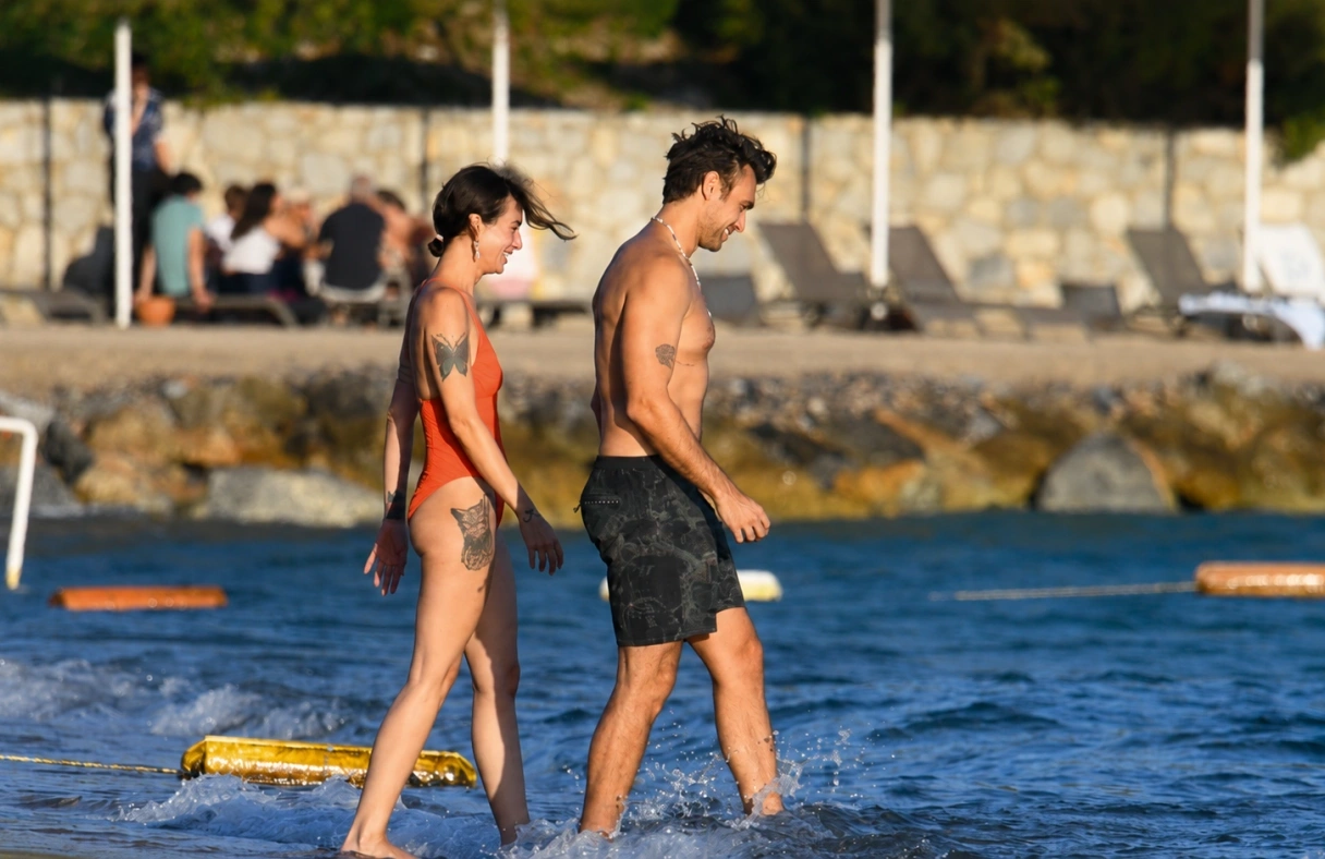 Birce Akalay ve Hakan Kurtaş Bodrum Tatilinde Görüntülendi