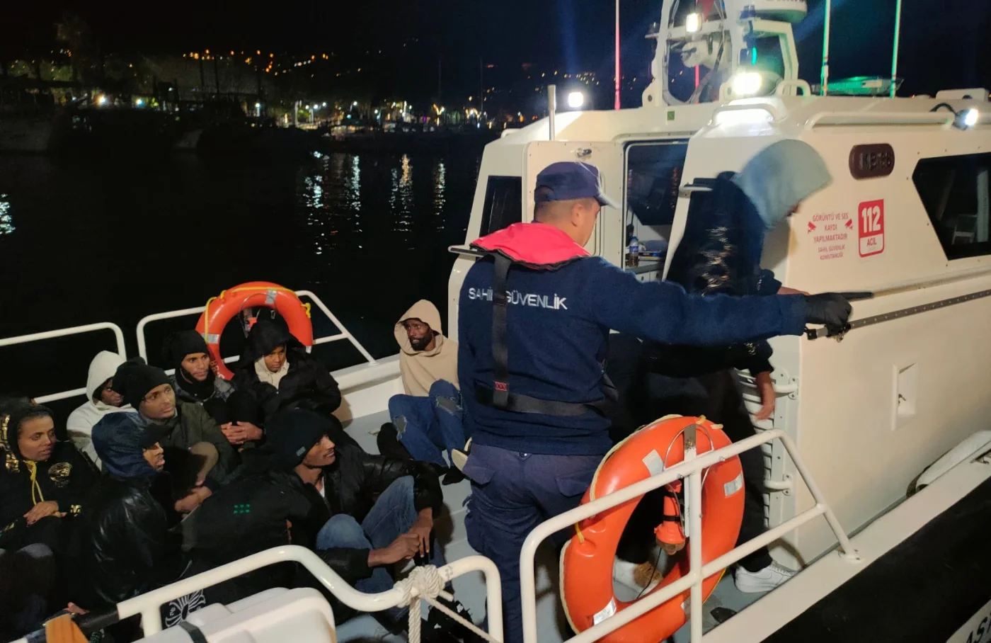 Bodrum açıklarında geri itilen 36 düzensiz göçmen kurtarıldı