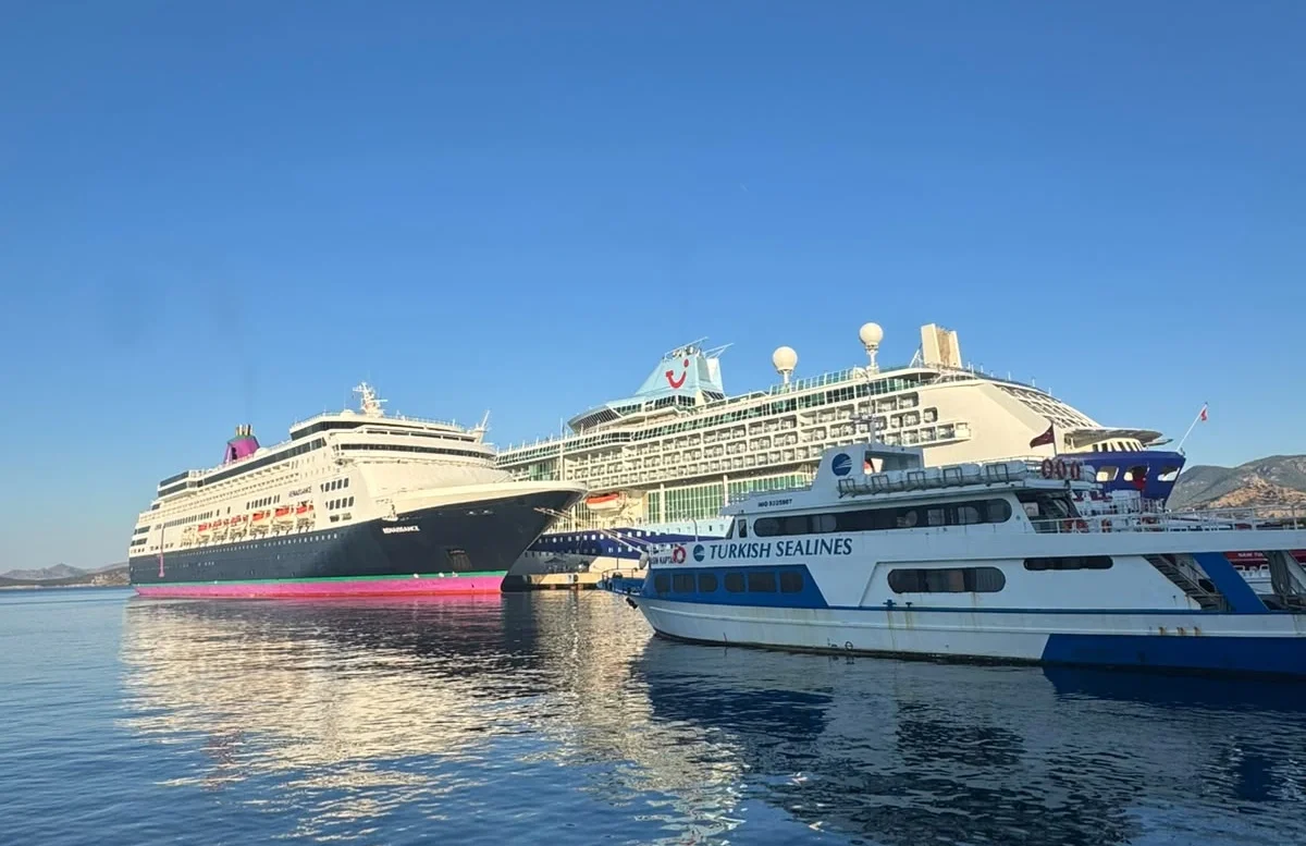 Bodrum’a çifte kruvaziyer: Renaissance ve Marella Discovery aynı gün limanda