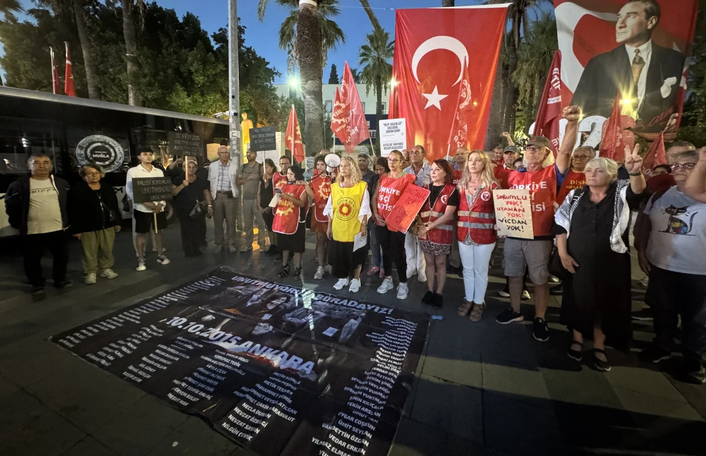BODRUM’DA 10 EKİM ANMASI: “UNUTMADIK, UNUTTURMAYACAĞIZ!”