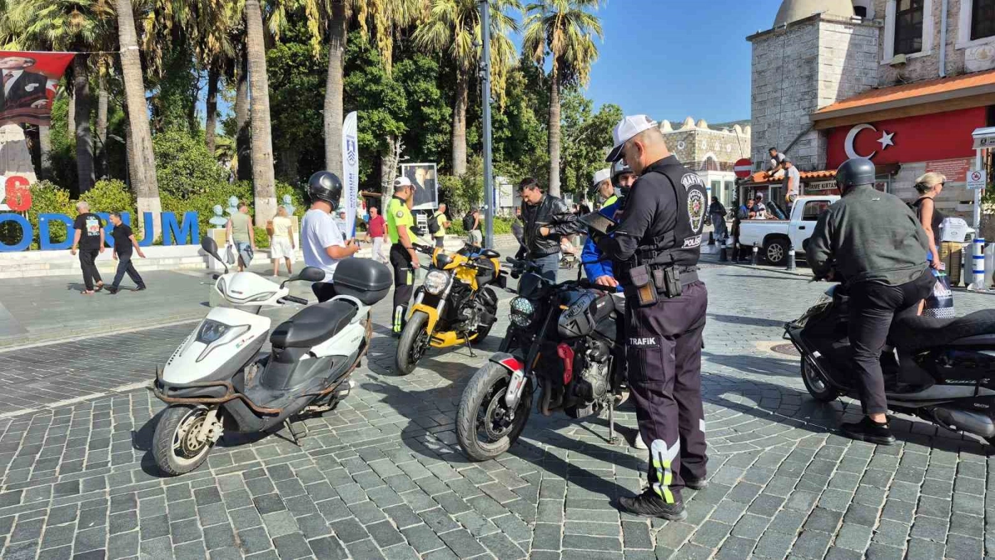 Bodrum’da bir saatlik motosiklet denetiminde yaklaşık 500 bin lira ceza