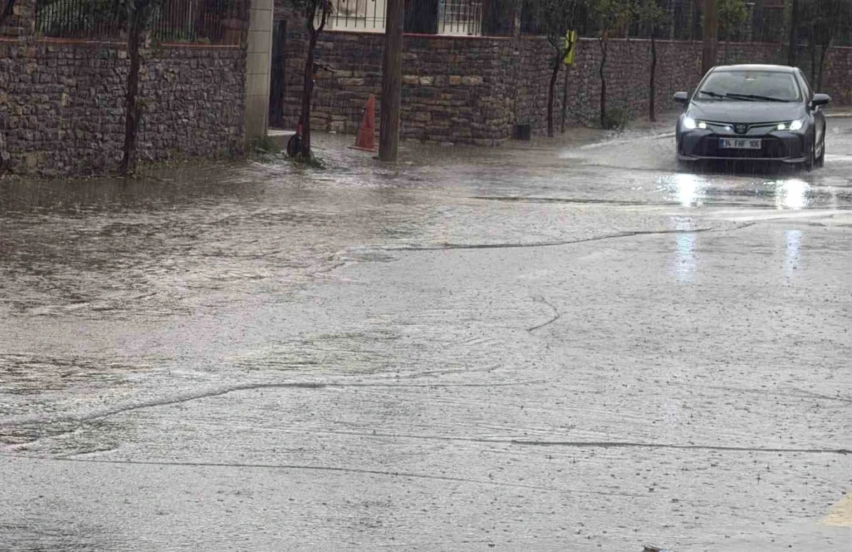 Bodrum’da sağanak: Dereler taştı, Koyunbaba’da evleri su bastı