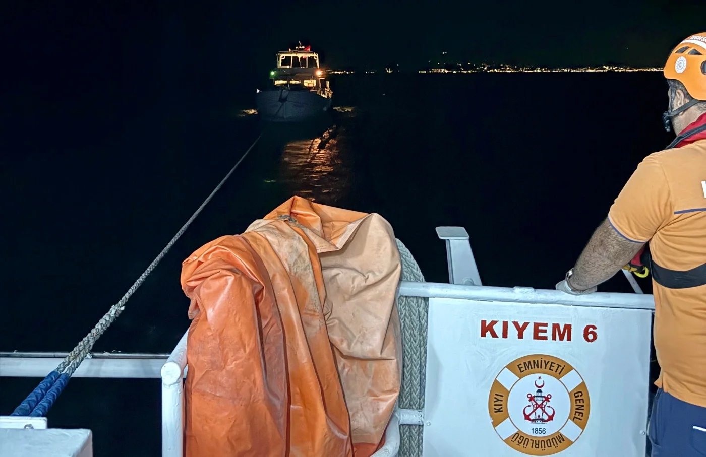 Bodrum’da sürüklenen teknedeki 9 kişi kurtarıldı
