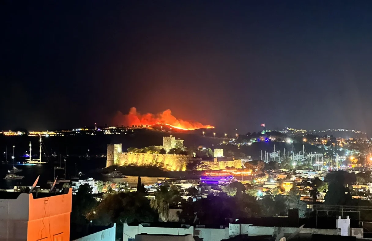 Bodrum’da Yangın: Alevler İlçenin Birçok Noktasından Görülüyor