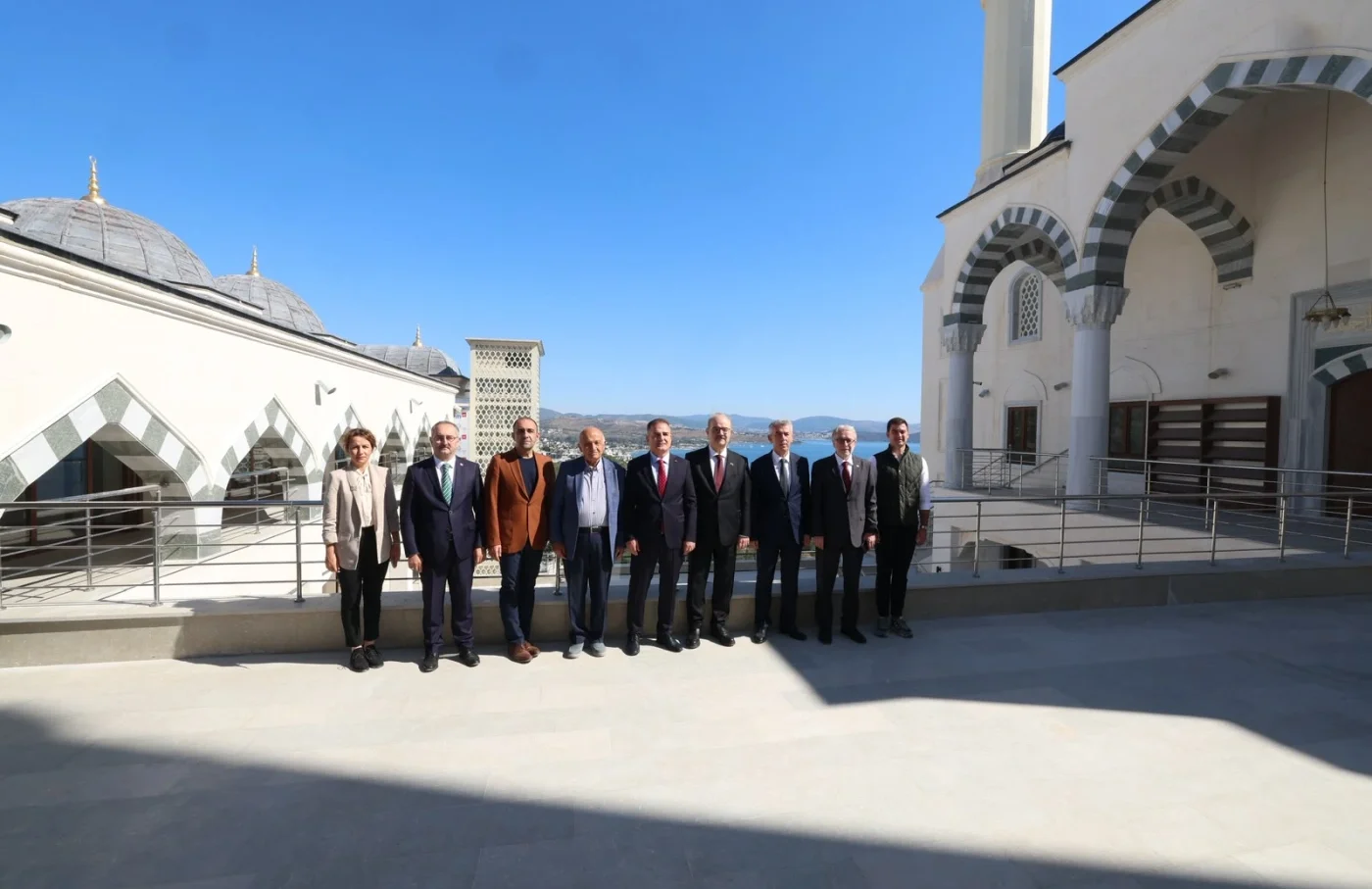 Bodrum'da yapımı süren cami ve külliyeye Bakan Yardımcısı Çam'dan inceleme