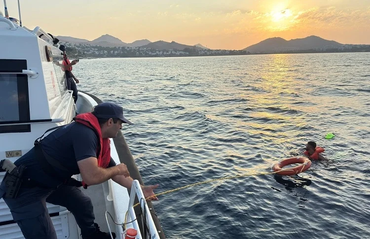 Bodrum’dan Yunanistan’a yüzerek geçmeye çalışırken yakalandı