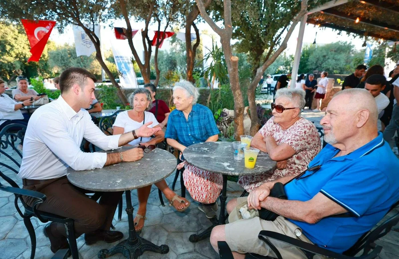 Bodrum'un İlk Emekli Kafesi'nde Çay 5 TL, Kahve 15 TL