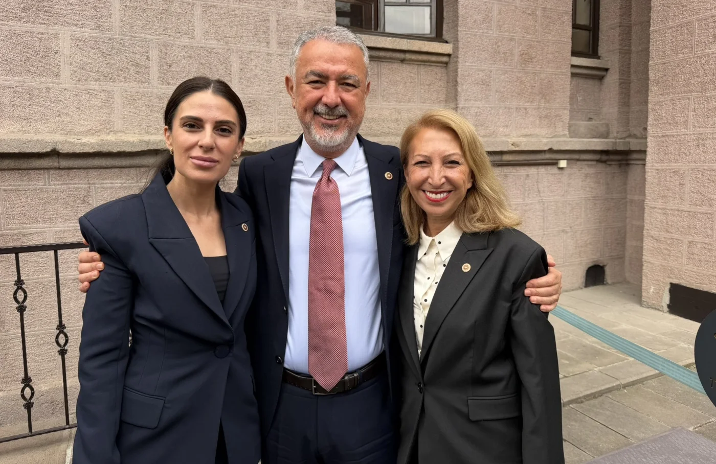 CHP’nin Muğla’daki üç milletvekili YENİ Parti’ye resmen geçti