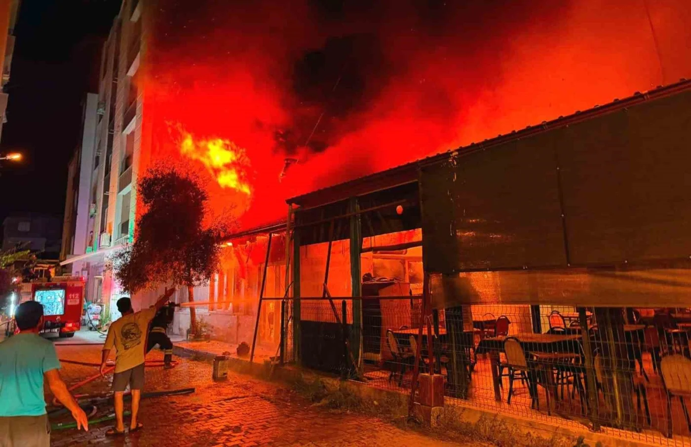 Dalaman'da İşyeri Yangını: Döner Salonu Kullanılamaz Hale Geldi