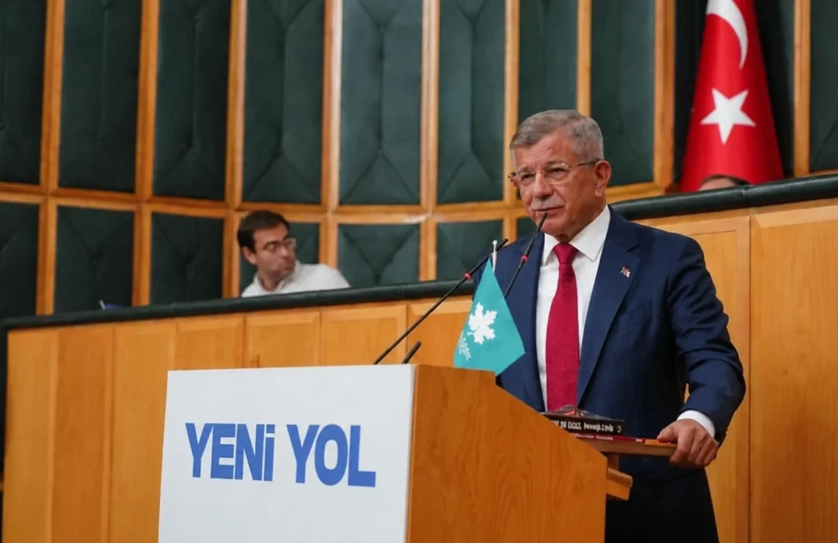 Davutoğlu Duyurdu: Gelecek Partisi Feshediliyor