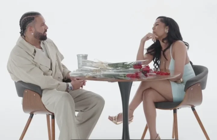 Drake’in balayı sohbetinde adres Bodrum oldu.