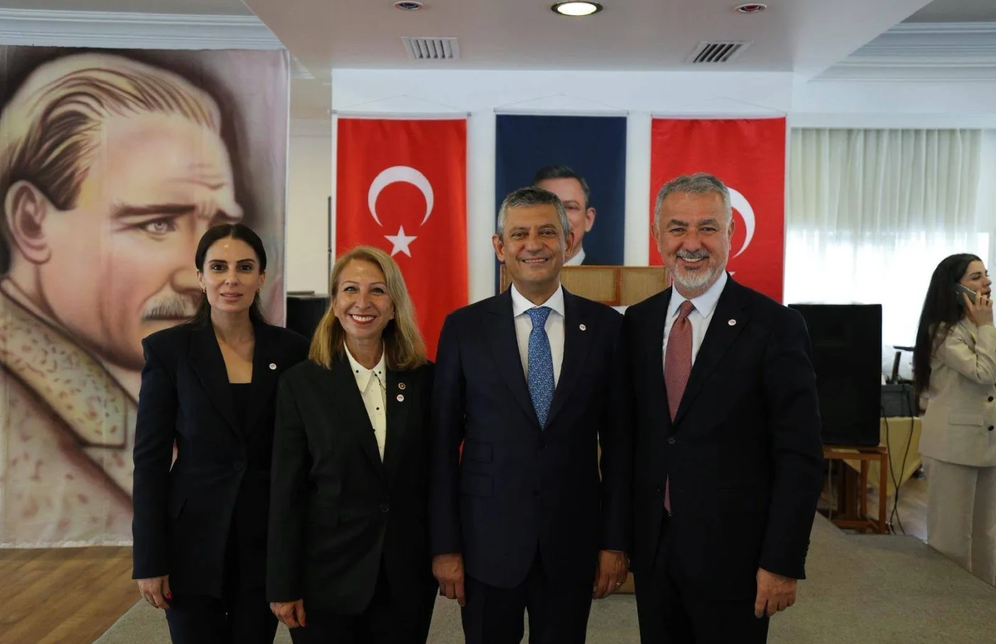 Gizem Özcan YENİ Parti’de üç önemli görev üstlendi