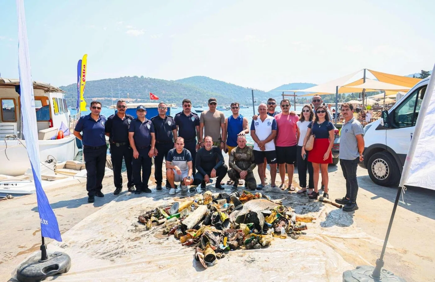 Gölköy’de denizin altından 250 kilogram atık çıkarıldı