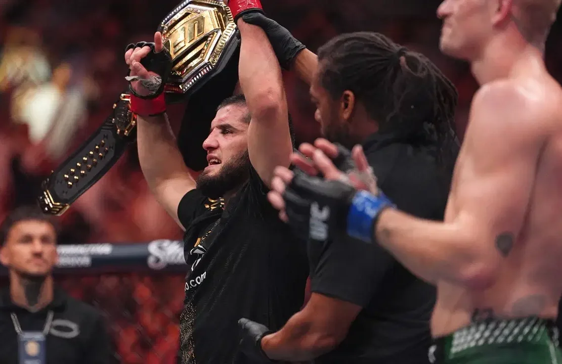 Islam Makhachev, Ian Machado Garry'yi yenerek UFC rekorunu kırdı