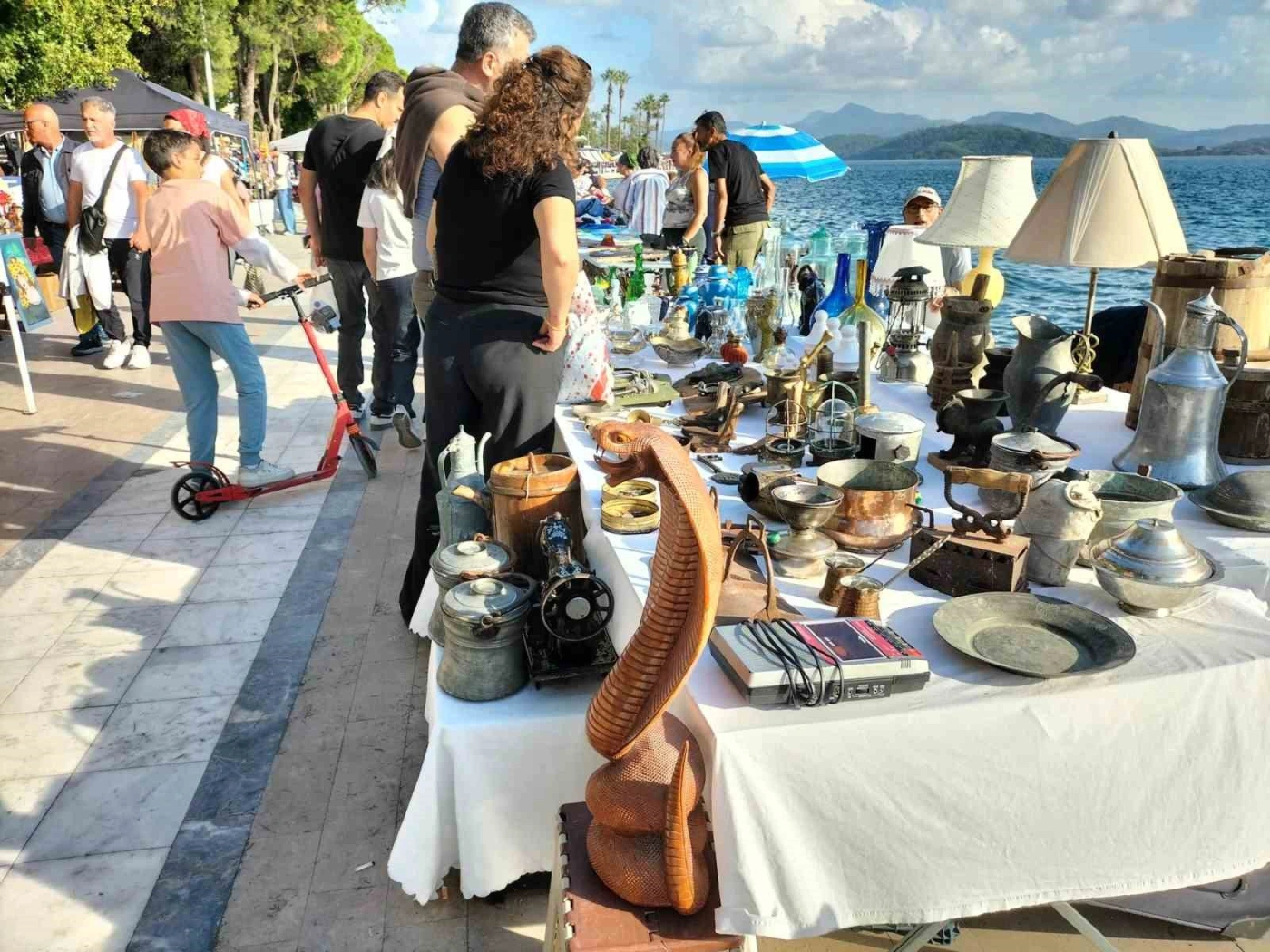Köyceğiz’de ikinci el pazarına yoğun ilgi