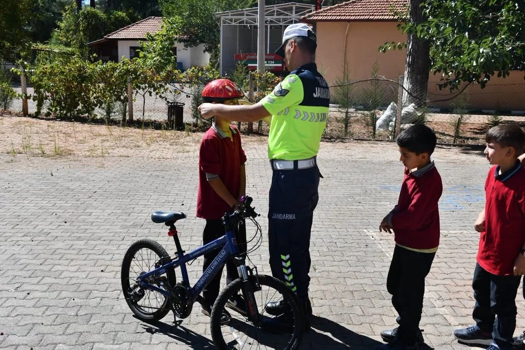 Köyceğiz’de öğrencilere jandarmadan trafik eğitimi