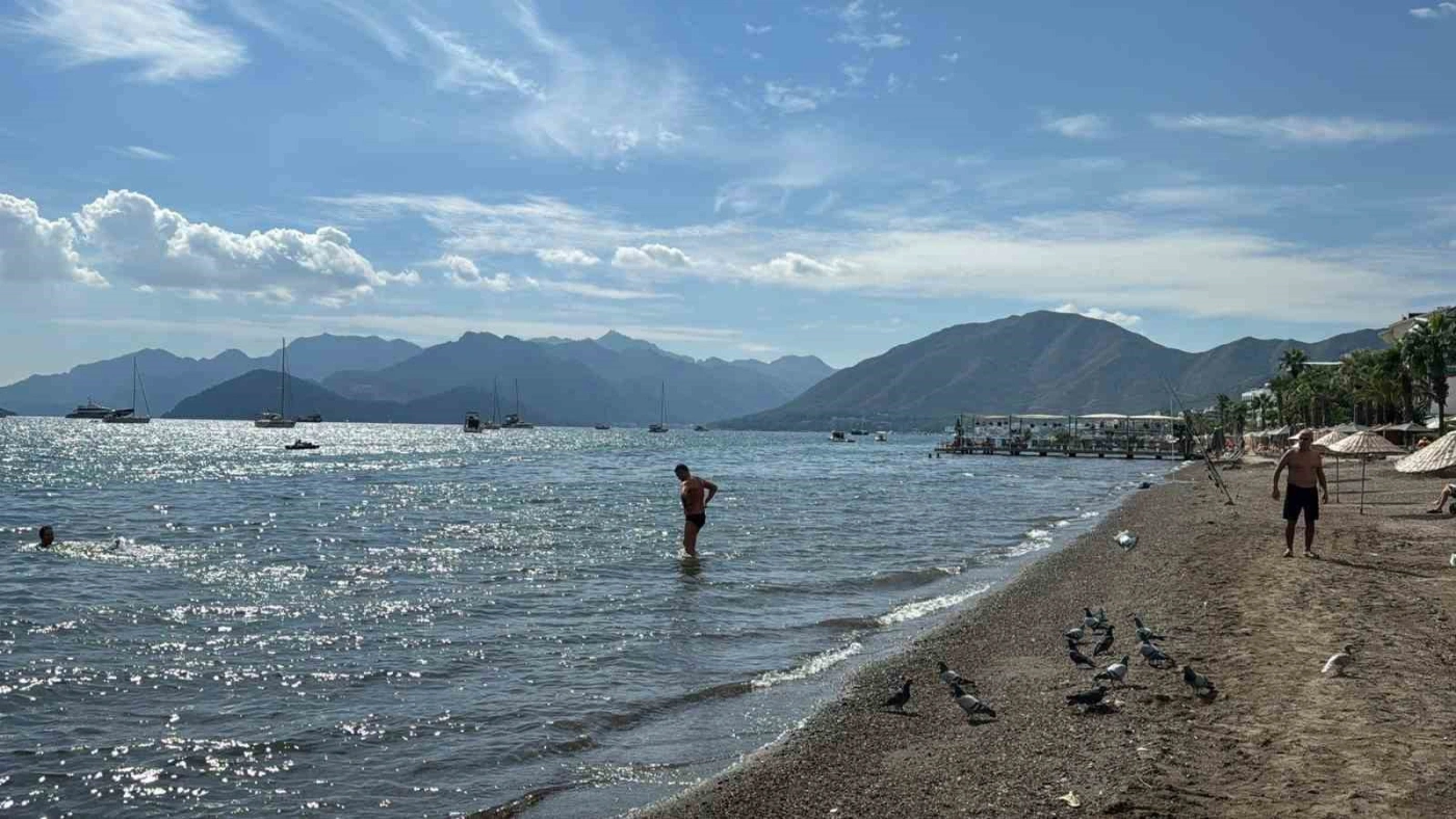 Marmaris’te ekim ortasında deniz keyfi