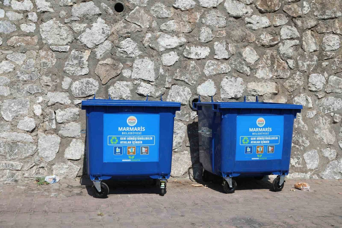 Marmaris’te geri dönüşüm atıkları mavi konteynerlerde toplanacak
