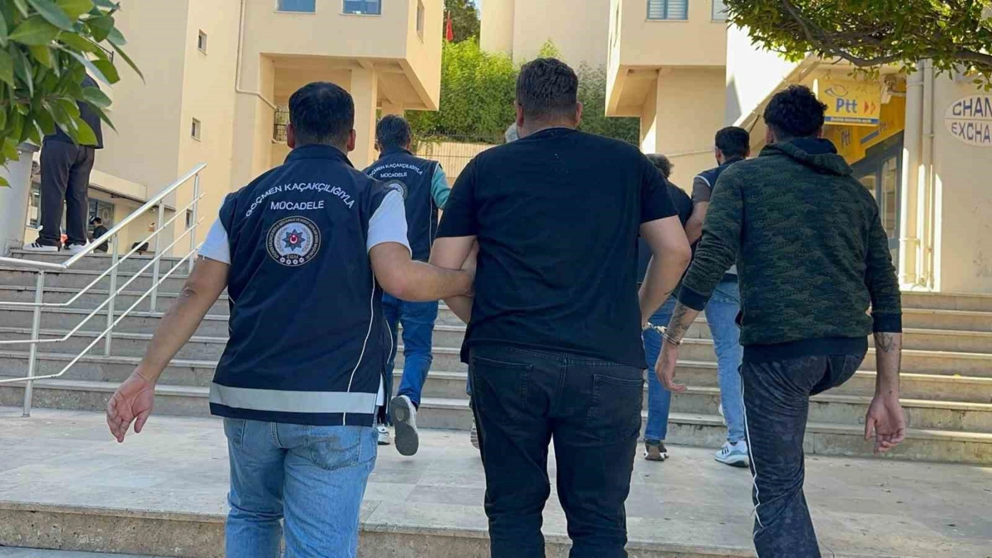 Marmaris’te göçmen kaçakçılığı şüphelisi 4 kişi tutuklandı