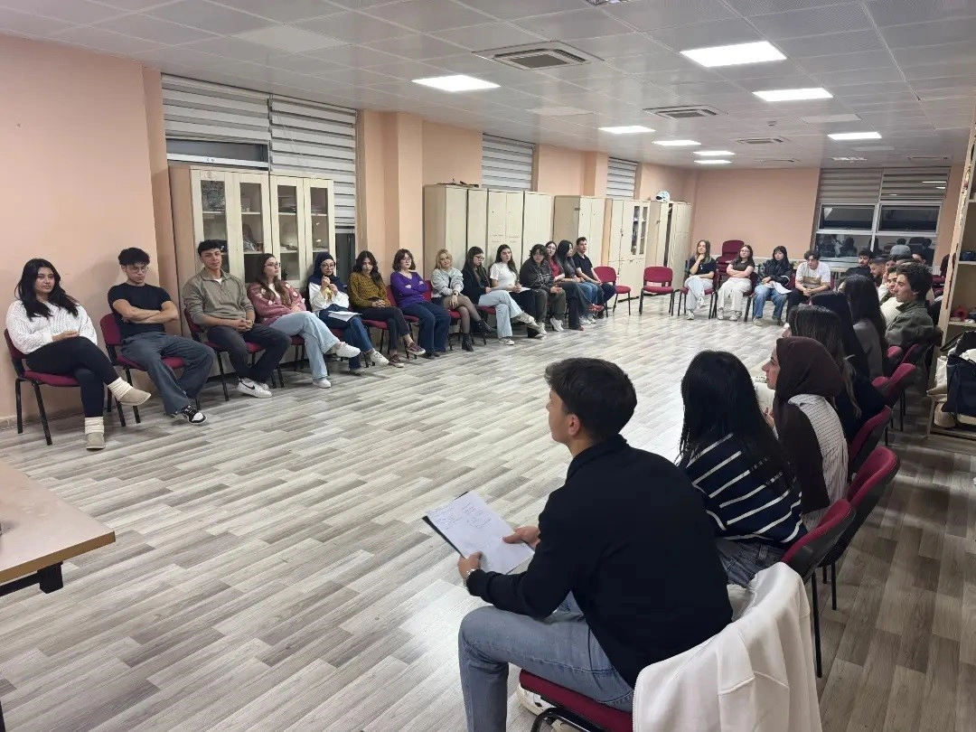 Menteşe’de gençler fikir paylaşımı için buluştu