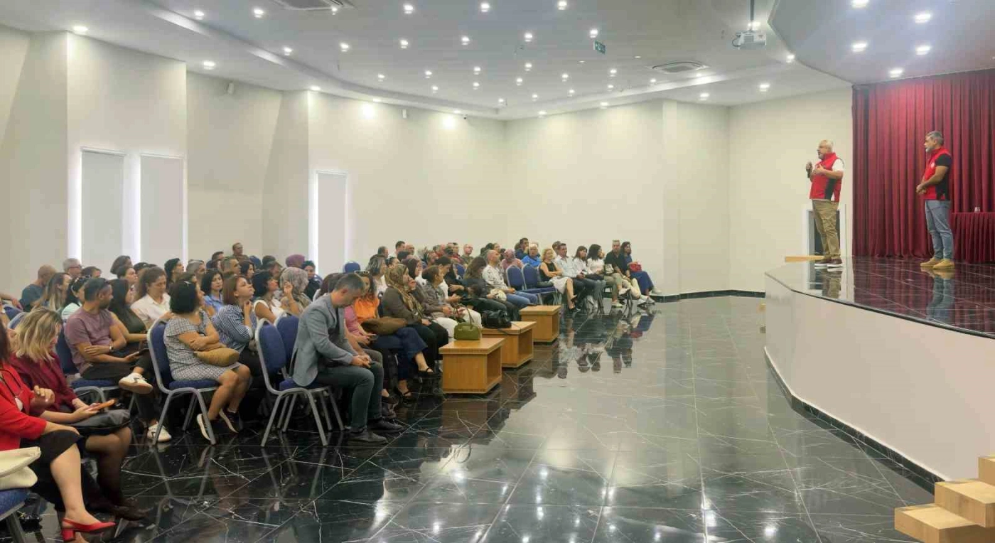 Muğla’da 910 öğretmene terörle mücadele bilgilendirmesi