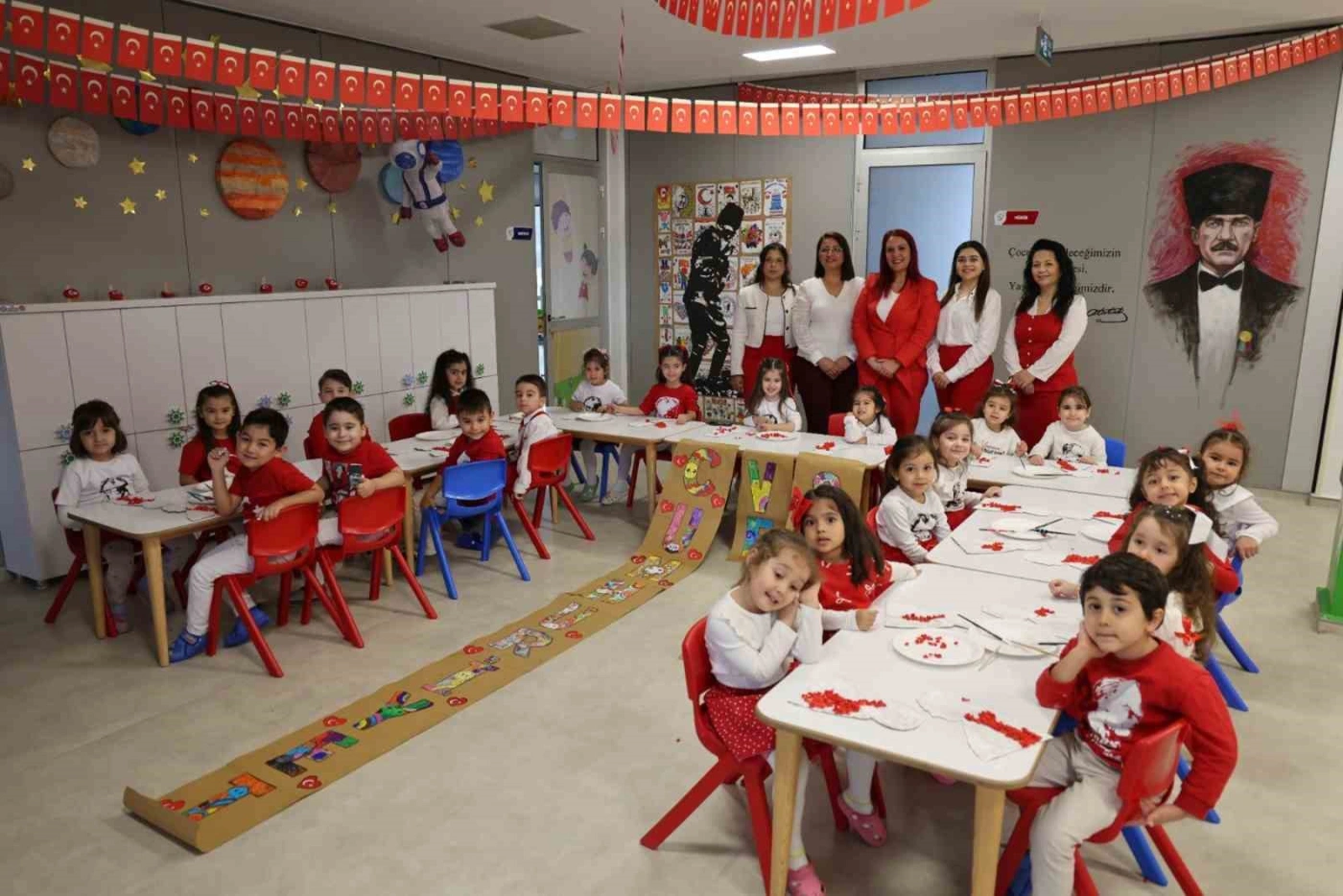 Muğla’da Cumhuriyet Bayramı’na miniklerden renkli kutlama