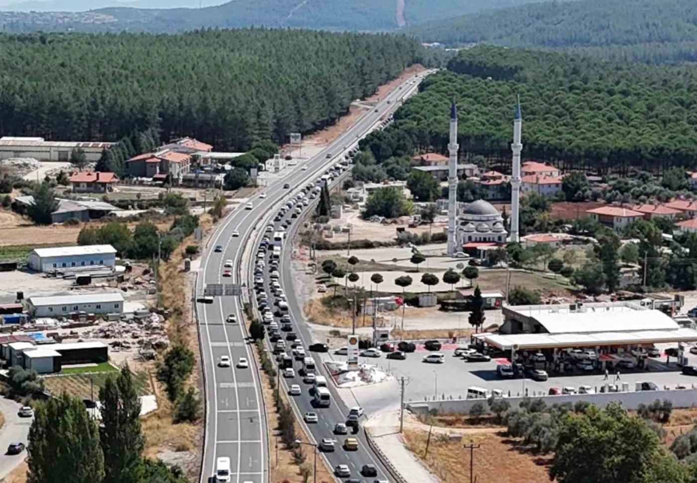 Muğla’da zincirleme kaza: Karayolunda uzun araç kuyruğu oluştu