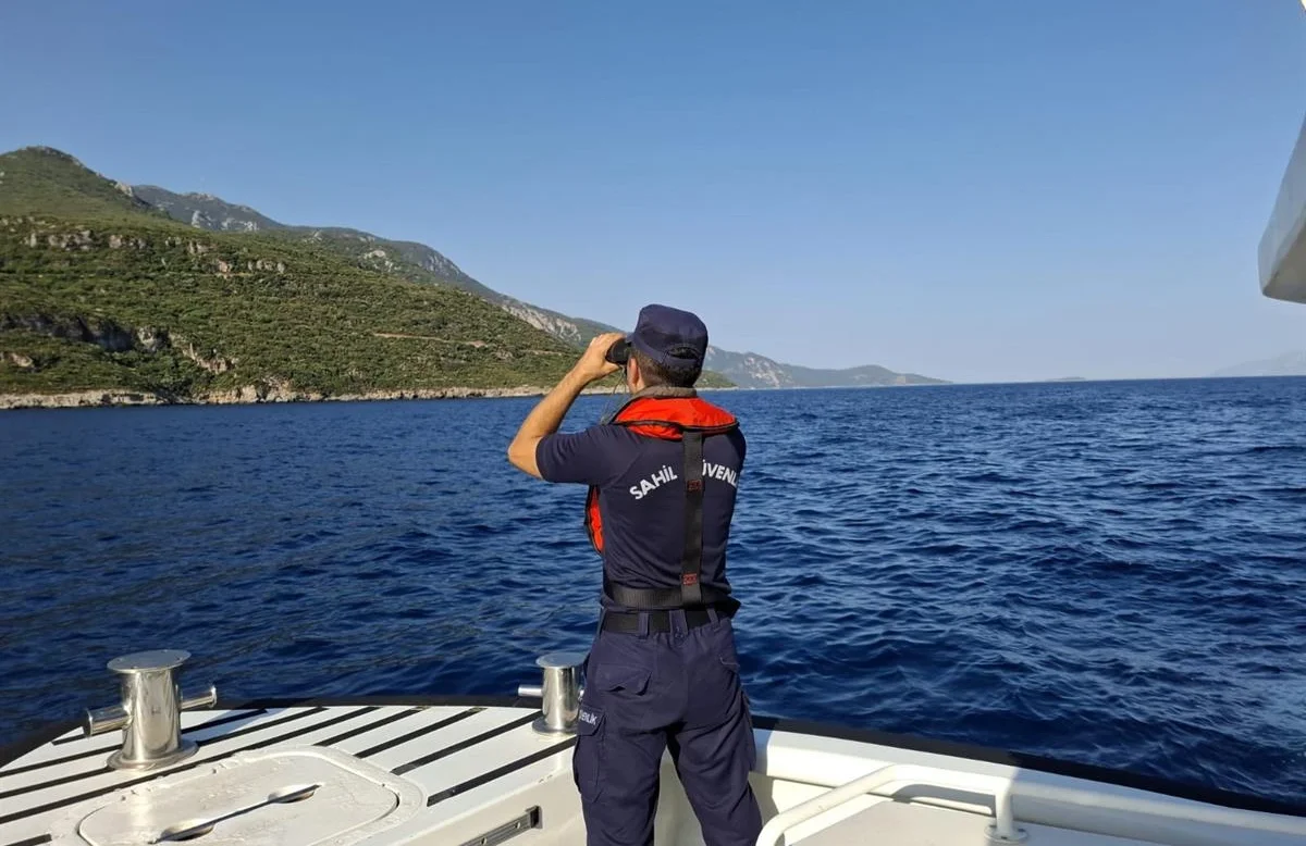 Sahil Güvenlik Muğla kıyılarında yangın nöbetinde