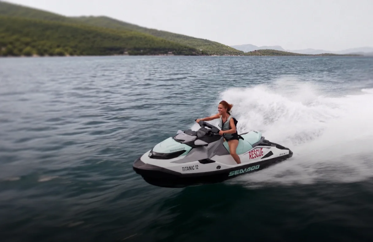 Yıldız Tilbe Bodrum’da jet ski başında: O anları kendisi paylaştı