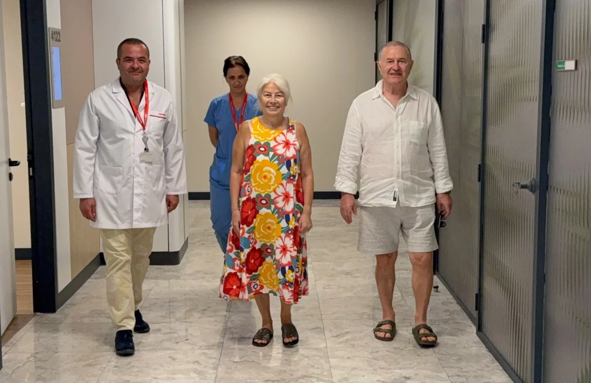 Yıllardır ağrılarının nedeni bulunamıyordu: Bodrum’da iki omurga sorunu tek ameliyatta tedavi edildi