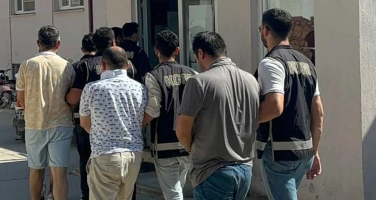 Yurt dışına kaçmaya çalışan 9 FETÖ şüphelisi yakalandı